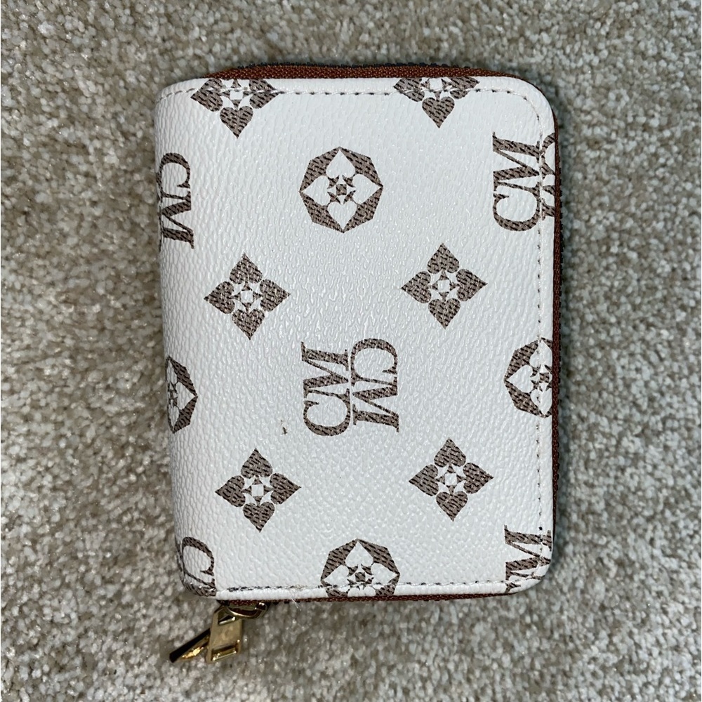 Woman’s Wallet 🤎 - Picture 2 of 10
